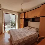 Ivka * Makarská