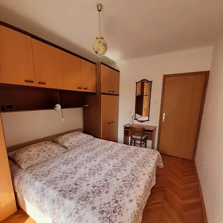 Ivka Apartment